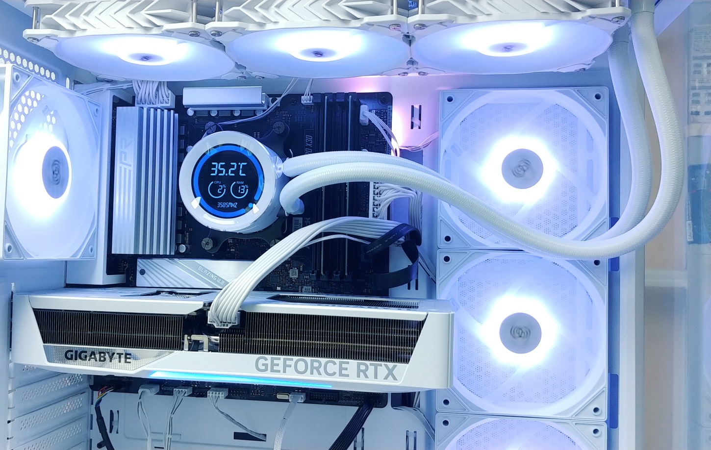 7800X3D RTX 5070 화이트 게이밍PC 내부 - 케이블 정리 1:1 수작업 조립 부산 몬스타PC